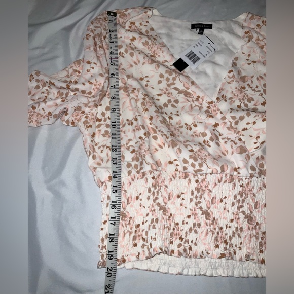 Violets & Roses Blouse with Smocked waist in size XL - NWT - beautiful sleeves - Picture 6 of 10